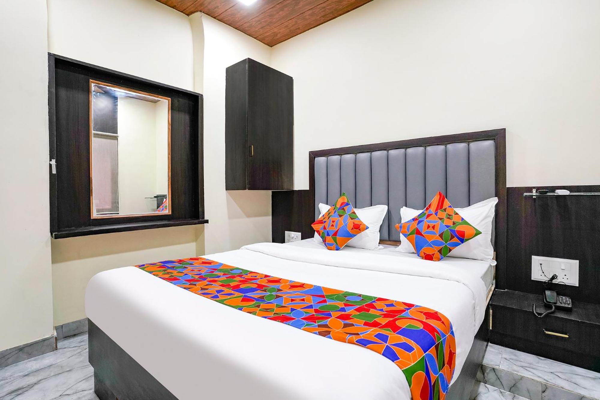 Fabexpress Gulshan Grand - Nr Gateway Of India Mumbai Exterior photo